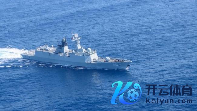 南部战区舟师舰艇编队海上全训观察